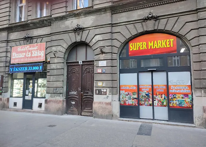 Garage Gratis Deluxe Budapest