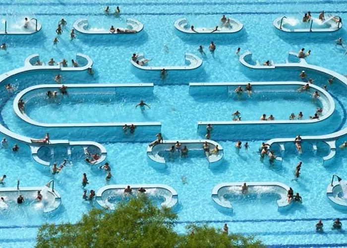 Garage Gratis Deluxe 公寓