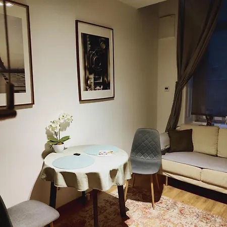 Apartment Garage Gratis Deluxe *