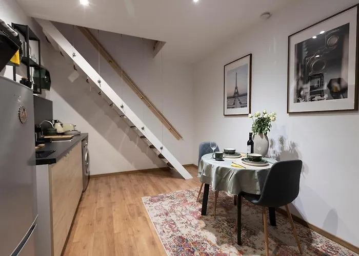 Apartment Garage Gratis Deluxe